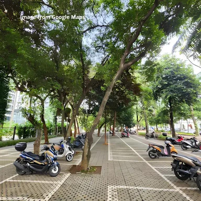 Parkir Masjid Al Bina GBK